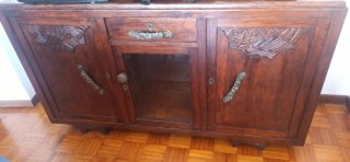 Aparador antiguo madera con detalles dorados