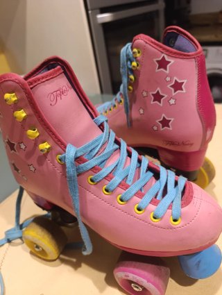 Patines Topic Noisy rosas con estrellas