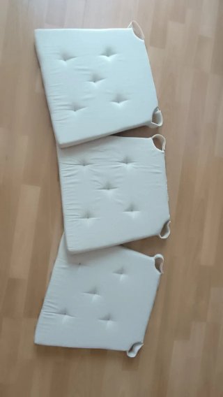 Sillas plegables Ikea negras con cojines