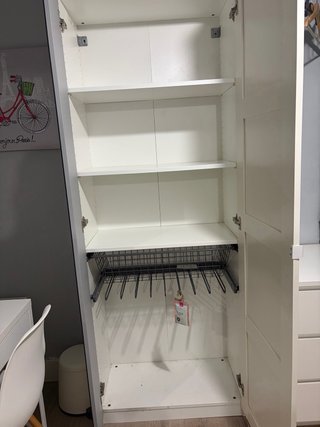 VESTIDOR 3 armarios, 2 cajoneras, tocador .