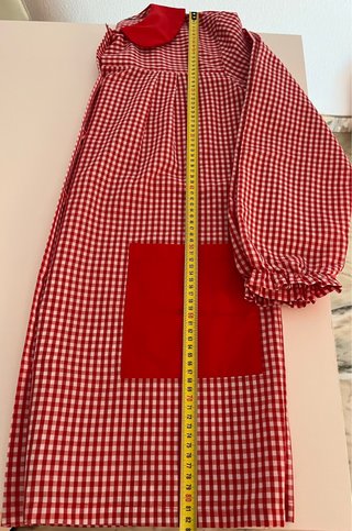 Bata maestra roja cuadros