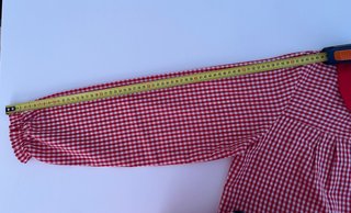 Bata maestra roja cuadros