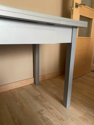 Mesa extensible y 4 sillas