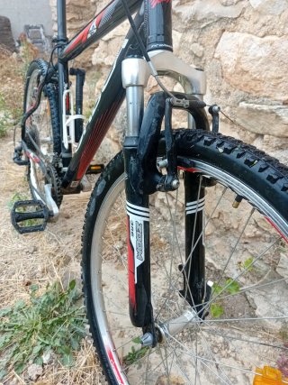 Bicicleta Montaña Orbea Negra y Roja