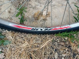 Bicicleta Montaña Orbea Negra y Roja