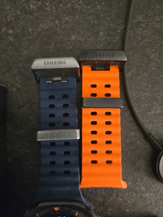 Samsung Galaxy Watch Ultra + 2 cinturini