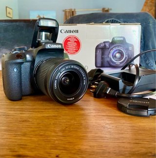Canon EOS 750D + Objetivo EF-S 18-55mm IS STM