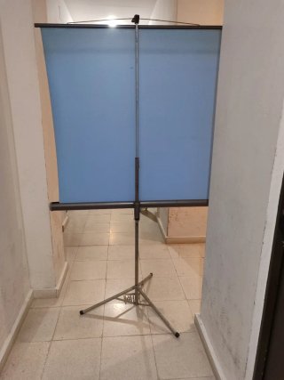 Pantalla de proyección gris y blanca Marca Junior