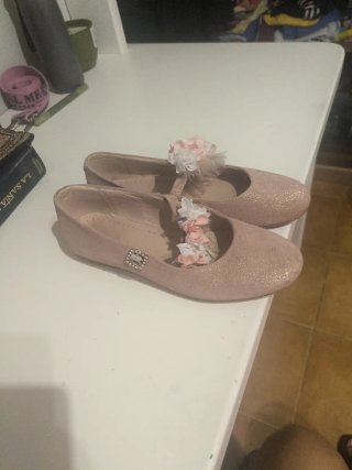 Zapatos comunión rosa con flores