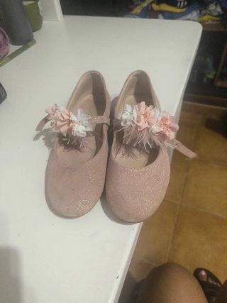 Zapatos comunión rosa con flores