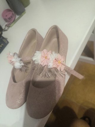 Zapatos comunión rosa con flores