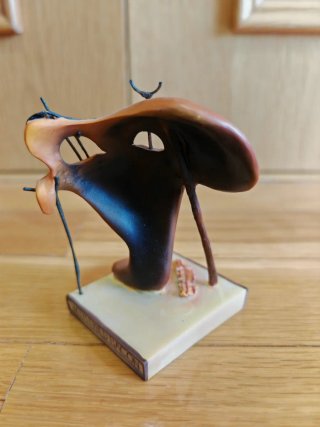 Figura Parastone Dalí - Autorretrato con queso