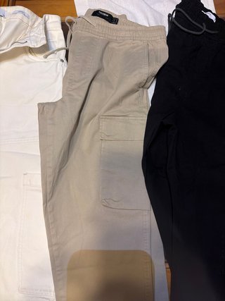 Pantalones cargo algodón Pull&Bear y Bershka