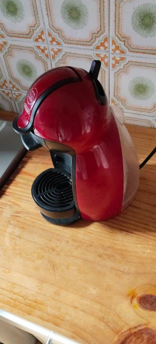 Cafetera Dolce Gusto Piccolo Roja