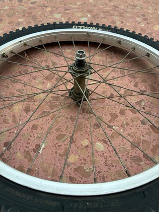 Rueda Btwin 20x1.95 delantera