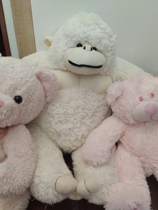 Lote de 3 peluches: gorila y osos