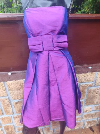 Vestido morado eventos invitada talla pequeño