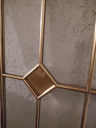 Vidriera para puerta dorada
