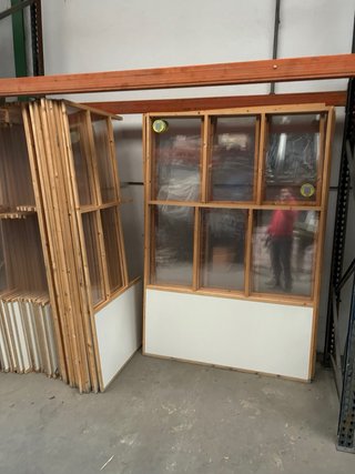 Separador madera y metacrilato