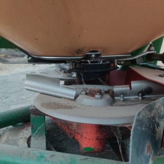 Abonadora mineral Ausama 900kg
