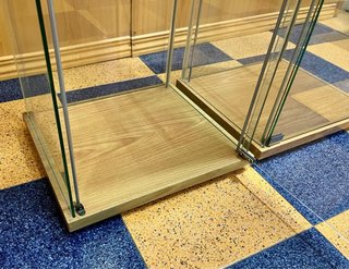 2 Vitrinas de Cristal y Madera