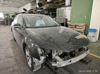 223225 8w0407696b brazo suspensión audi a4 2.0 tdi