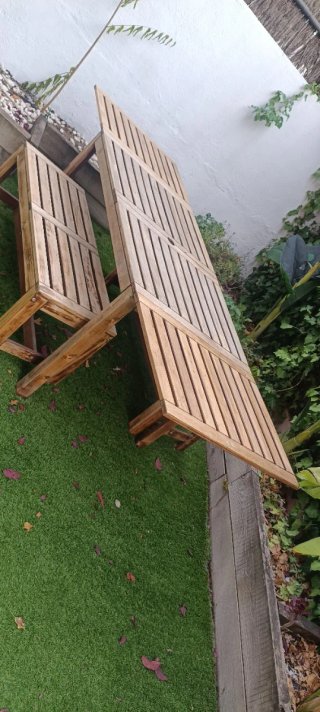 Mesa de madera teca