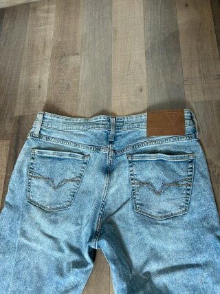 Vaqueros hombre Guess talla 42