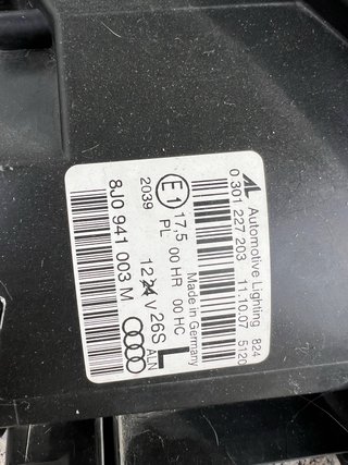 Faro Audi TT TTS MK2 con desperfectos