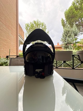 Casco de moto negro