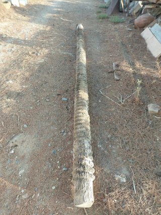 Pilar madera tallada castillo