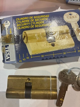Cilindro bombin TESA T-60 30x30 con llaves
