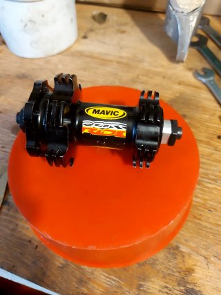 Buje delantero Mavic Crossride