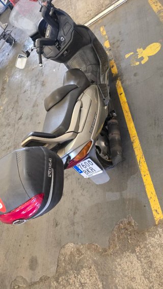 Suzuki Burgman 250 Maxi Scooter