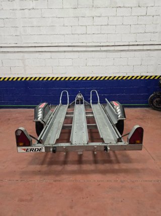 Remolque galvanizado para  2 motos