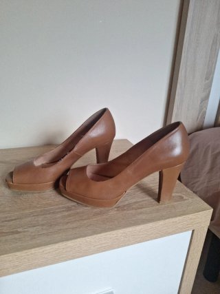 Zapatos Patricia Miller Marrones Tacon Peep Toe