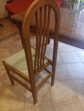 Mesa de comedor de madera y cristal