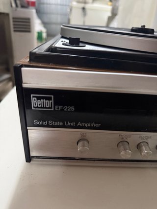 Tocadiscos Bettor EF-225 con amplificador