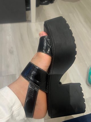 Sandalias Stradivarius negras plataforma