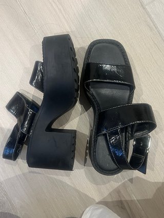 Sandalias Stradivarius negras plataforma