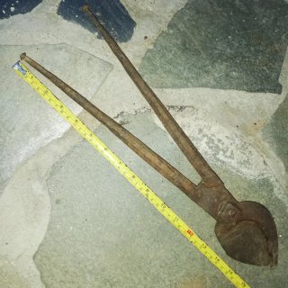Antiche forbici da potatura forgiate a mano