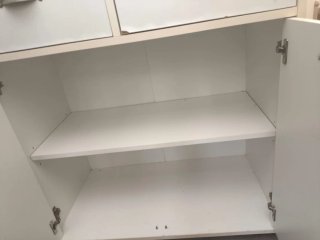 Mueble auxiliar blanco y gris GRATIS