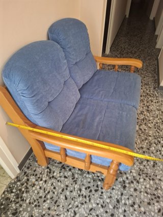 Sofá 2 plazas azul y madera