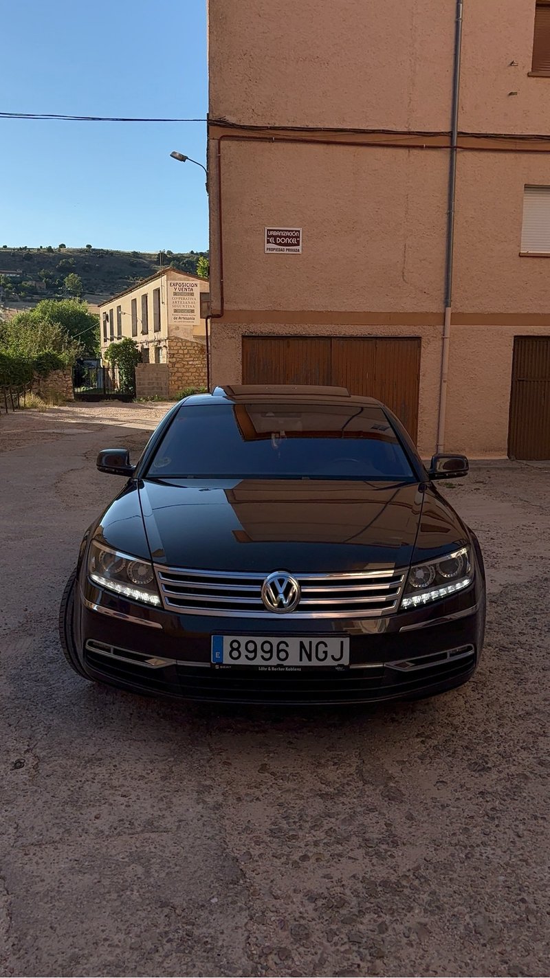 Volkswagen Phaeton 2011 - foto 1