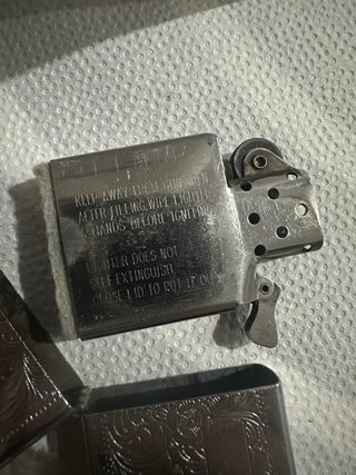 Zippo vintage originale - incisione floreale