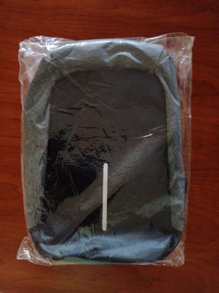 Mochila Antirrobo Negra y Gris