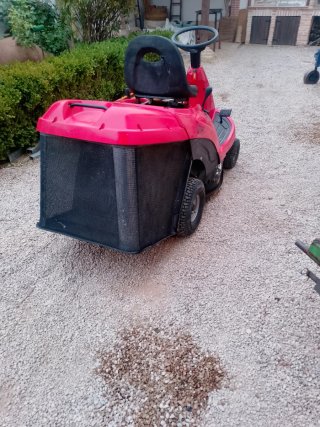 Tractor cortacésped Eurotwin rojo