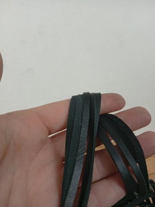 Lote de tiras de cuero negro