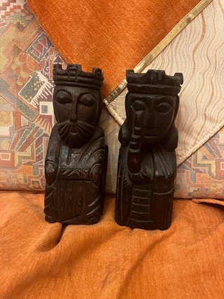 Figuras de madera tallada estilo antiguo