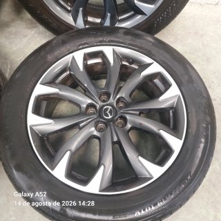 Llantas Mazda CX-5 R19 de 2016.